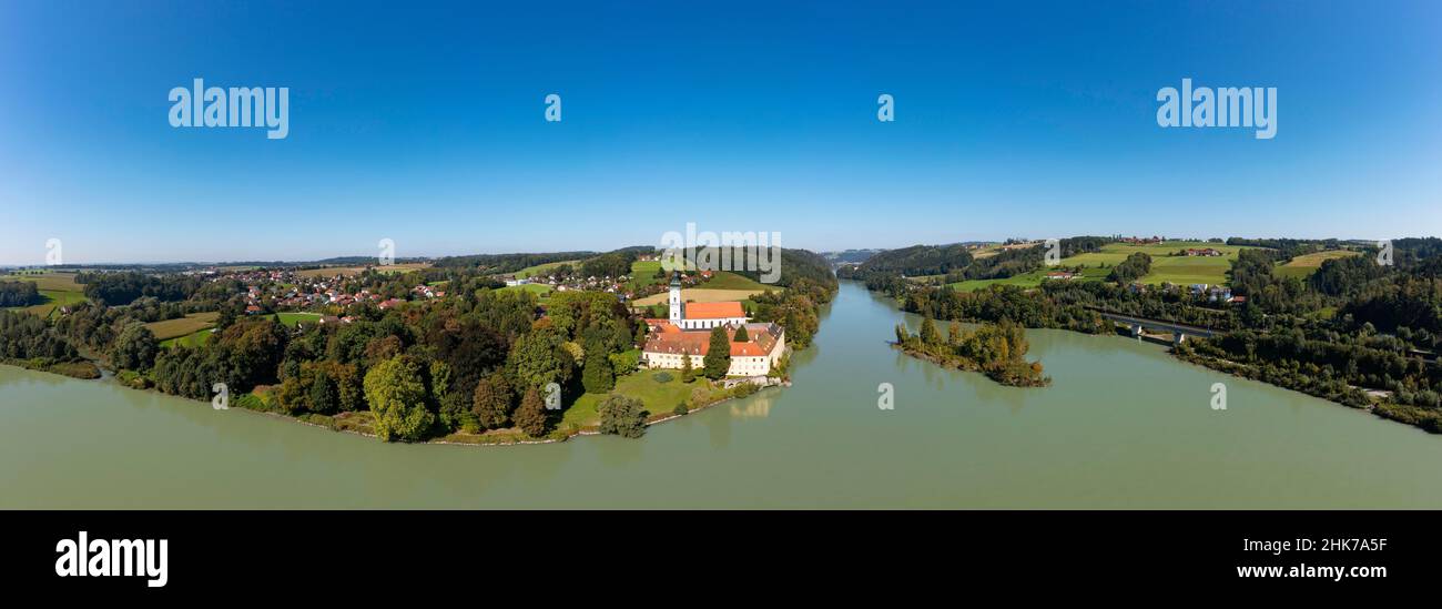 Tir de drone, vue du côté autrichien de l'auberge au monastère de Vornbach, Neuhaus am Inn, Baederdreieck, Basse-Bavière, Bavière,Allemagne Banque D'Images