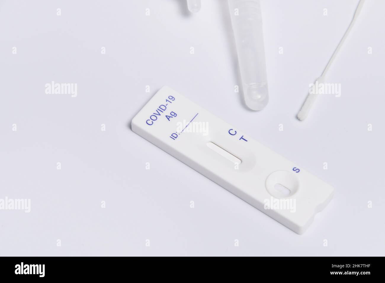 Vérification des soins de santé de la maladie du virus COVID-19,crise mondiale d'épidémie pandémique du coronavirus,Rapid Strep Kit de test RST, test de détection rapide d'antigène RADT, NHS Banque D'Images