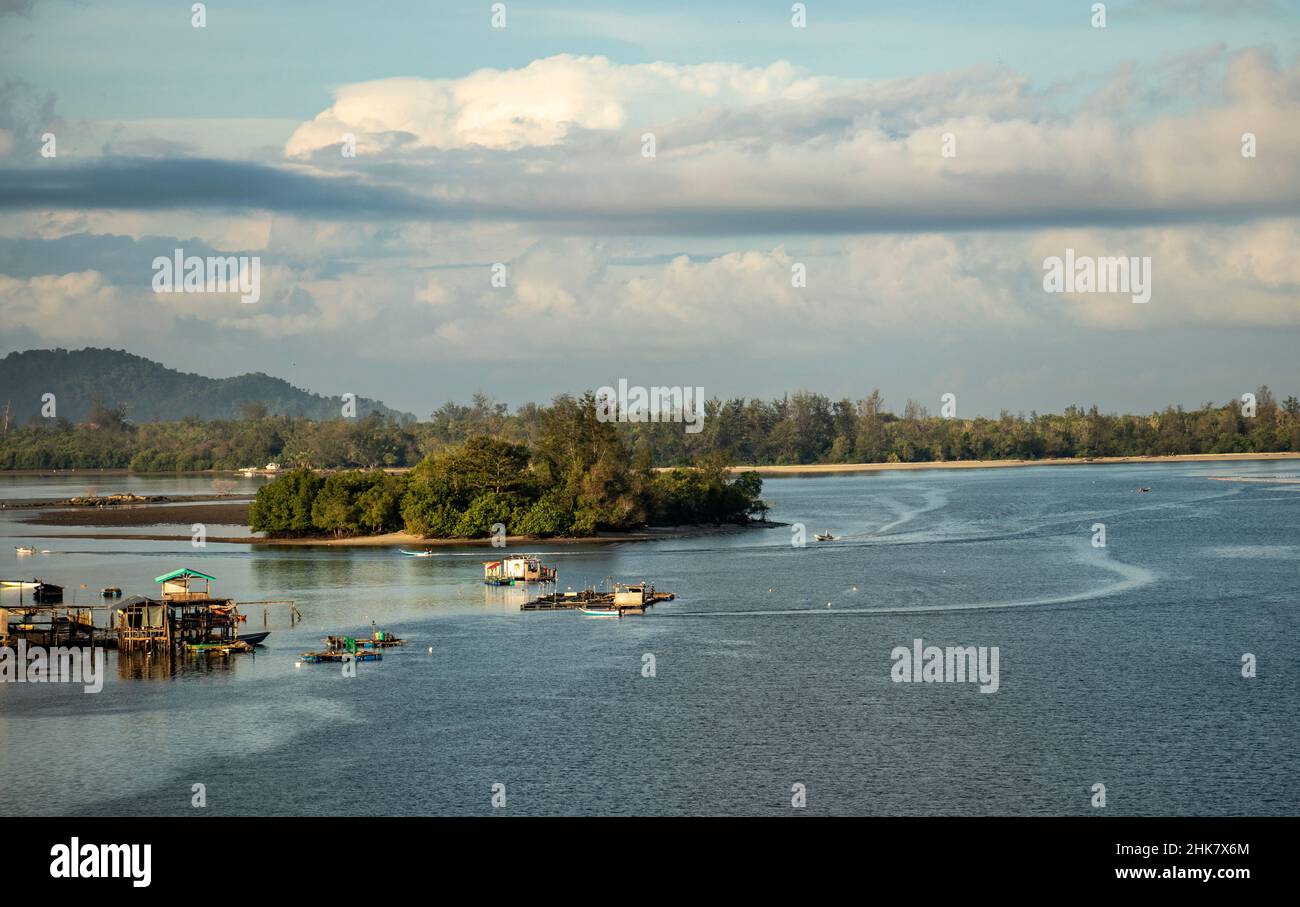 Rivière Mengkabong Sabah Bornéo Malaisie Banque D'Images
