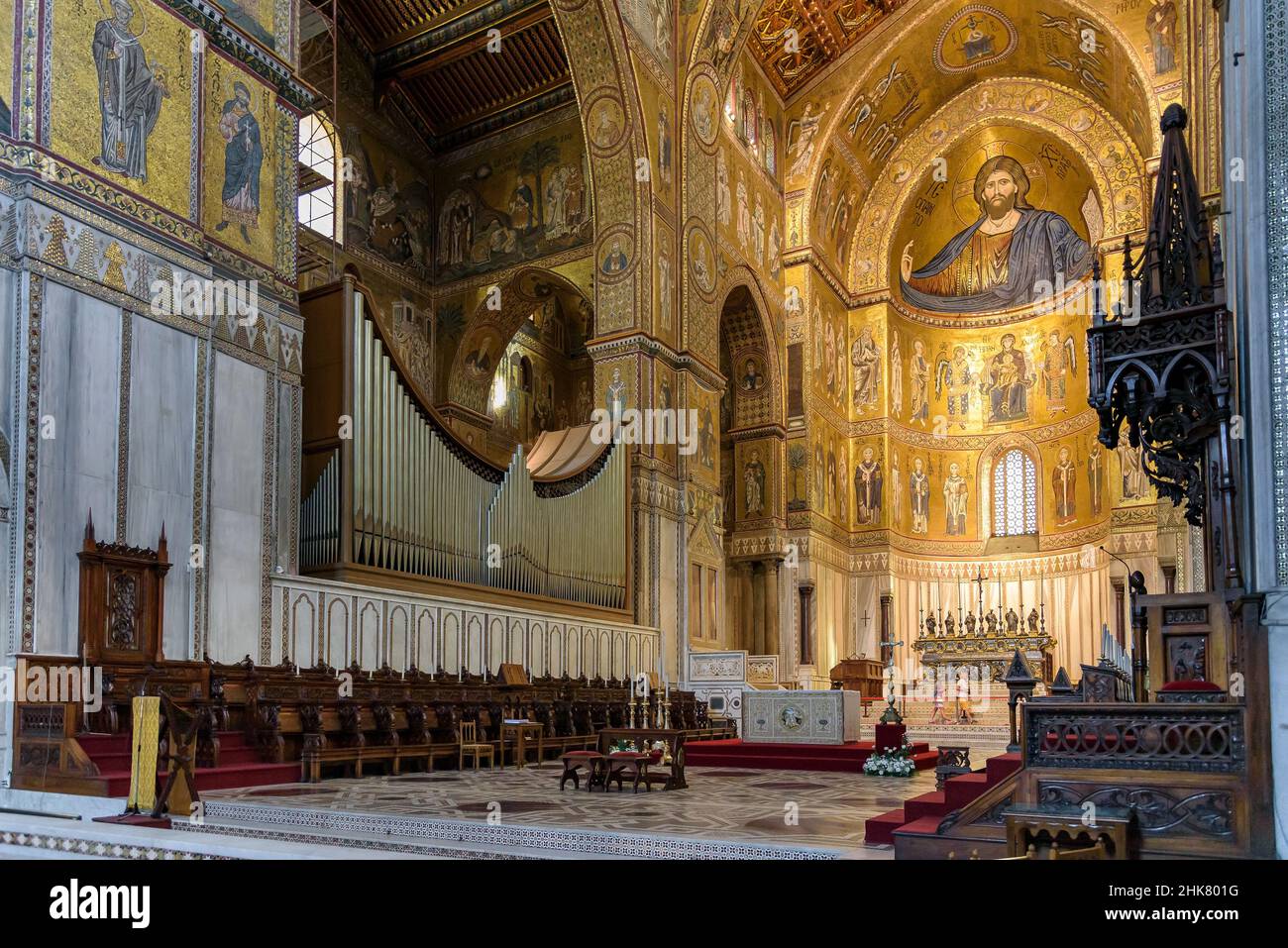 Monreale, Sicile, Italie - 26 août 2017 : orgue principal de la célèbre cathédrale Santa Maria Nuova Banque D'Images