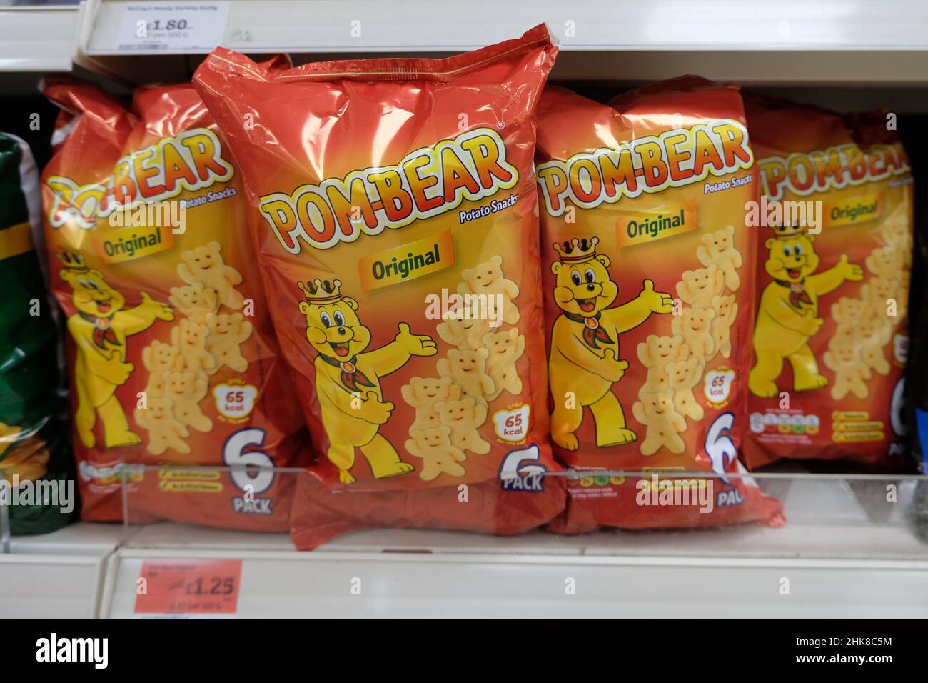 Londres, Royaume-Uni, 2nd février 2022, KP snacks avertit qu'il pourrait y avoir une pénurie dans les semaines à venir de ses produits après une attaque ransomware.Le géant de la collation produit des chips et des noix de marque bien connue - McCoys, Butterkist, Pom-Bear, Tirells et Popchips.Crédit : onzième heure Photographie/Alamy Live News Banque D'Images