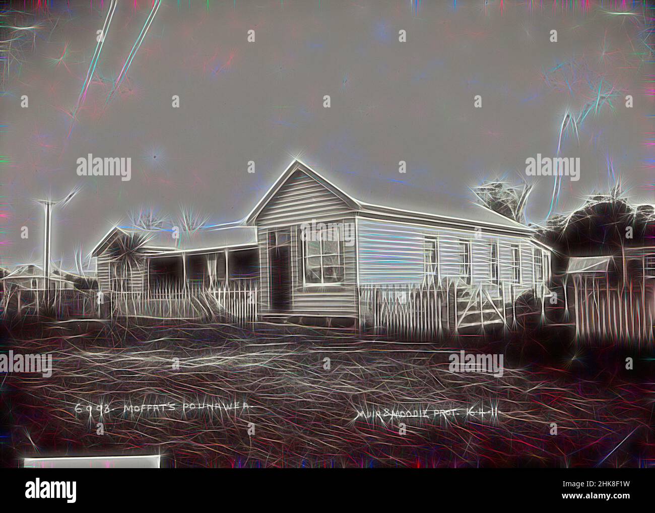 Inspiré par le studio Moffat Pounawea, Muir & Moodie, 16 avril 1911, Otago, repensé par Artotop. L'art classique réinventé avec une touche moderne. Conception de lumière chaleureuse et gaie, de luminosité et de rayonnement de lumière. La photographie s'inspire du surréalisme et du futurisme, embrassant l'énergie dynamique de la technologie moderne, du mouvement, de la vitesse et révolutionne la culture Banque D'Images