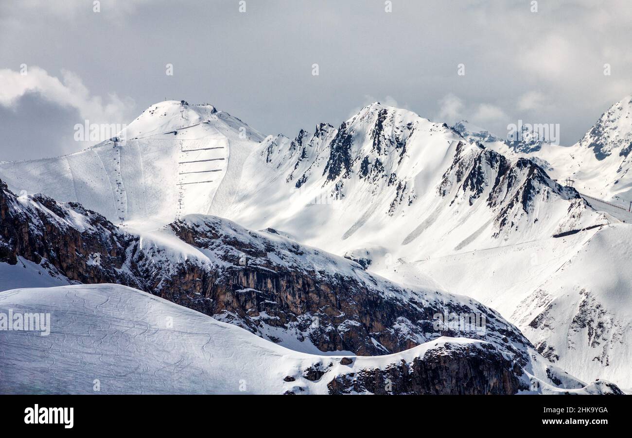 Pistes de ski à haute altitude dans la station d'Ischgl Autriche, Europe. Banque D'Images