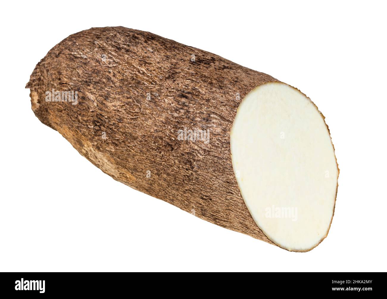 tuber coupé de yam africain isolé sur fond blanc Banque D'Images