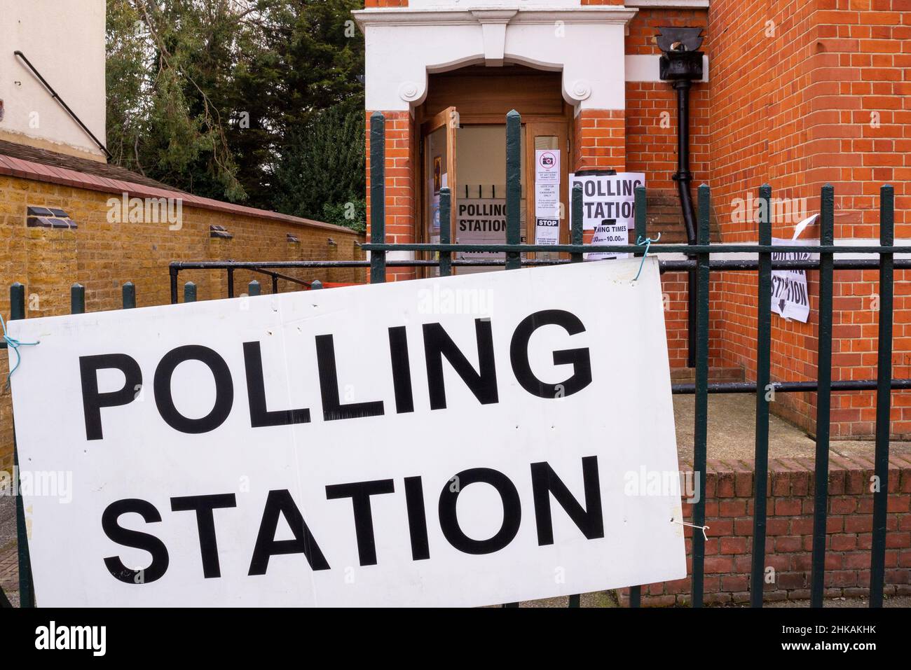 Southend on Sea, Essex, Royaume-Uni.3rd févr. 2022.Des bureaux de vote dans les églises et les écoles locales ont été ouverts aux électeurs à l'élection partielle du sud-ouest en remplacement du député assassiné Sir David Amess.Bien que les principaux partis se soient mis de côté pour permettre à la candidate conservatrice Anna Firth de prendre le siège sans opposition, un certain nombre d'autres partis se tiennent, y compris UKIP, Freedom Alliance, les Démocrates anglais, le Parti constitutionnel anglais et les indépendants.École de Westborough, Westcliff on Sea Banque D'Images