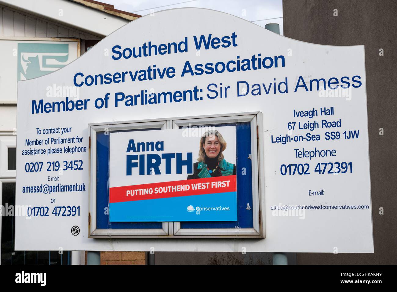 Southend on Sea, Essex, Royaume-Uni.3rd févr. 2022.Des bureaux de vote dans les églises et les écoles locales ont été ouverts aux électeurs à l'élection partielle du sud-ouest en remplacement du député assassiné Sir David Amess.Bien que les principaux partis se soient mis de côté pour permettre à la candidate conservatrice Anna Firth de prendre le siège sans opposition, un certain nombre d'autres partis se tiennent, y compris UKIP, Freedom Alliance, les Démocrates anglais, le Parti constitutionnel anglais et les indépendants.Centre de campagne de l'Association conservatrice Iveagh Hall, Leigh Road, Leigh on Sea Banque D'Images