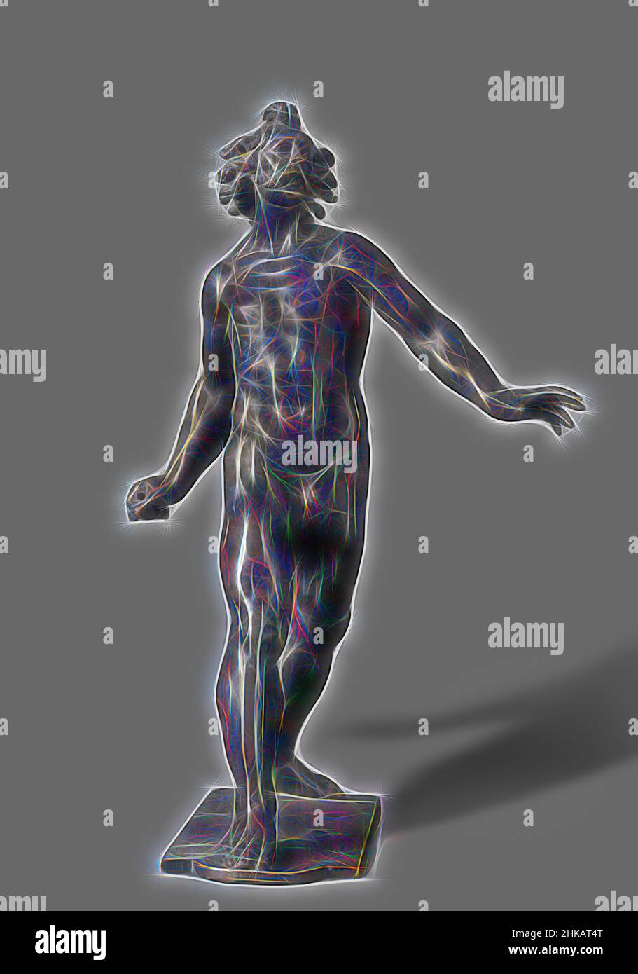 Inspiré par le guerrier striding, le guerrier running, l'homme se tient sur une plinthe basse avec la jambe droite complètement vers l'avant et a le pied gauche placé en travers, le talon hors du sol. Sa main droite, claquant la hilte d'un poignard (?), se déporte de derrière; il tient la gauche avec les doigts écartés, réimaginé par Artotop. L'art classique réinventé avec une touche moderne. Conception de lumière chaleureuse et gaie, de luminosité et de rayonnement de lumière. La photographie s'inspire du surréalisme et du futurisme, embrassant l'énergie dynamique de la technologie moderne, du mouvement, de la vitesse et révolutionne la culture Banque D'Images
