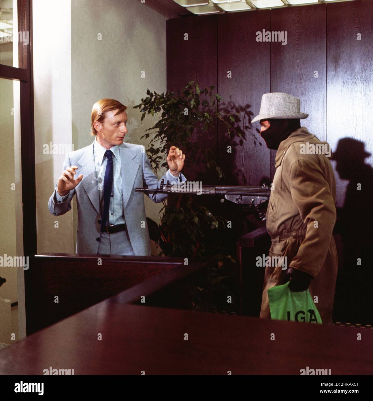 Vier gegen die Bank, Fernsehfilm, Deutschland 1976, Regie: Wolfgang Petersen, Darsteller: Otto Sander (liens) Banque D'Images