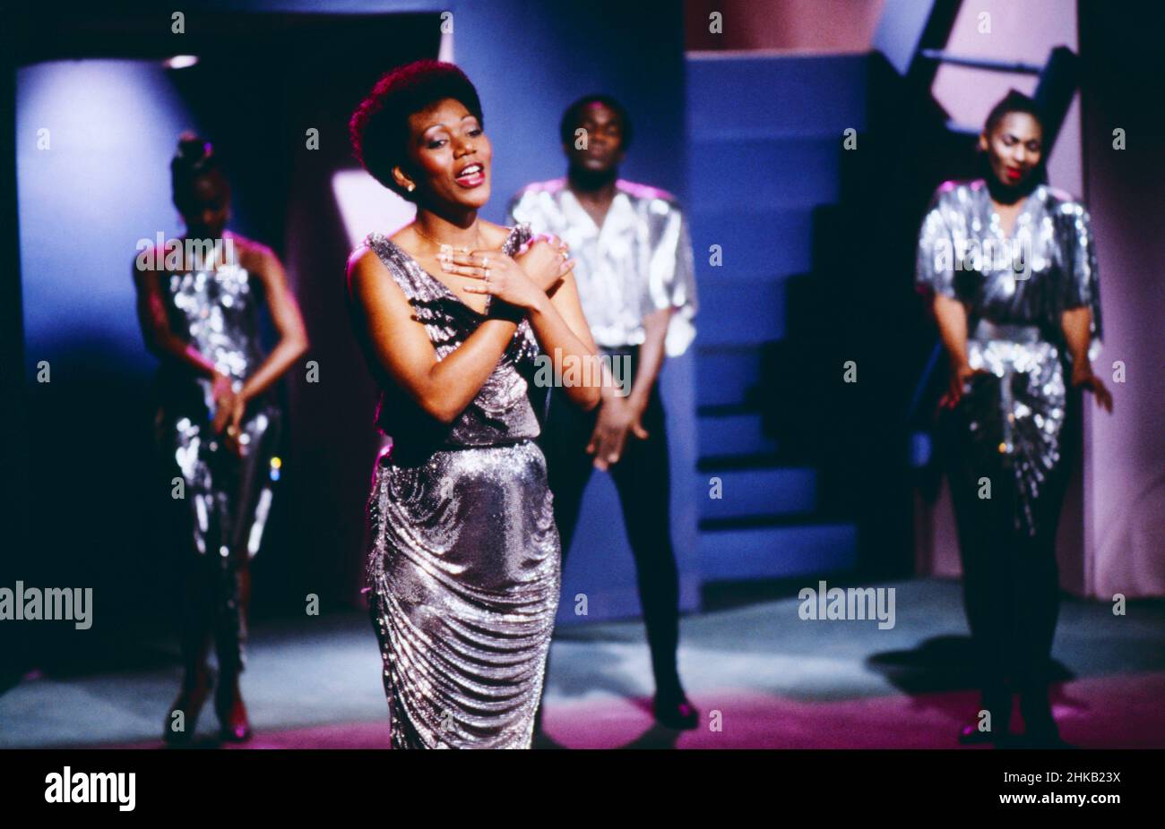 BONEY M, gegründet von Produzent Frank Farian, eine bekannte Popgruppe und Disco-formation, auf dem Bild: Sängerin Liz Mitchell, Links, 1984.BONEY M, fondé par le producteur Frank Farian, un groupe populaire et une formation disco, sur la photo: Singer Liz Mitchell, à gauche, 1984. Banque D'Images