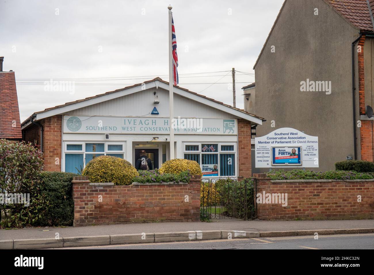 LEIGH-ON-SEA, LE 3 2022 FÉVRIER, les habitants de Southend West arrivent à voter au bureau de vote à l'élection partielle locale pour remplacer le député assassiné Sir David Amess Banque D'Images