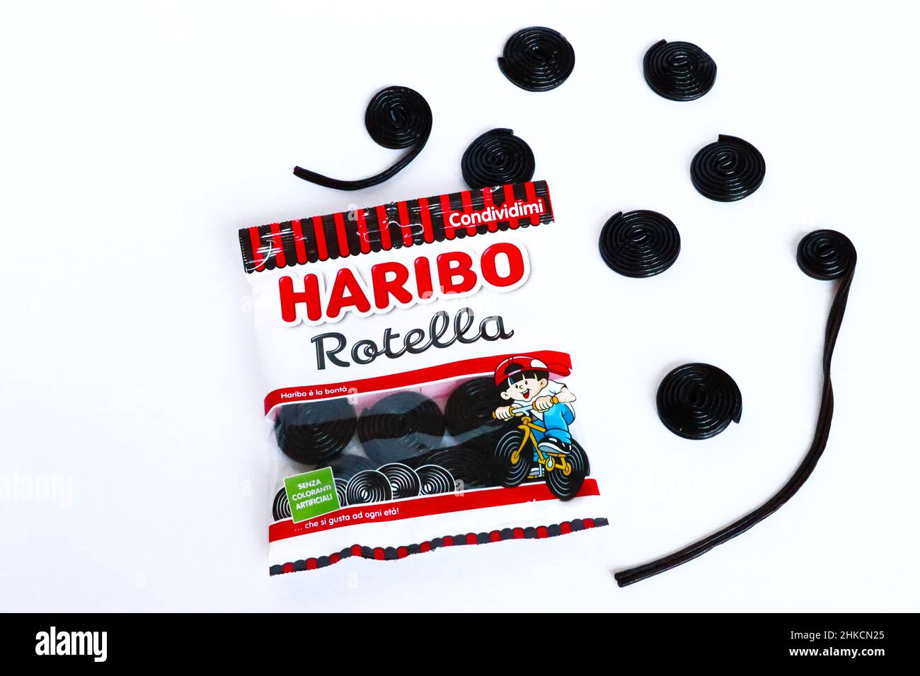 BONBONS à roulettes HARIBO Rotella Licorice Wheel.Haribo est une société de confiserie allemande Banque D'Images