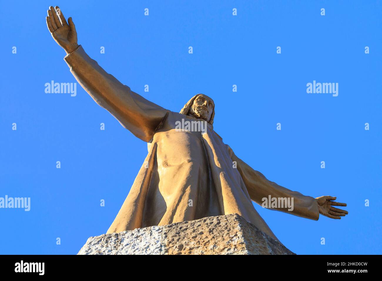 BARCELONE, ESPAGNE - 13 MAI 2017 : c'est Jésus-Christ établi au-dessus du Temple du Sacré-cœur. Banque D'Images