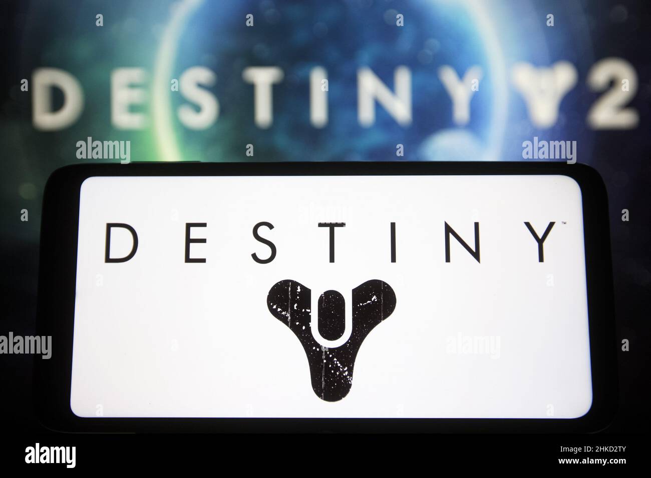 Dans cette illustration, le logo Destiny d'un jeu vidéo en ligne ..., حجم الصورة 1300x956
