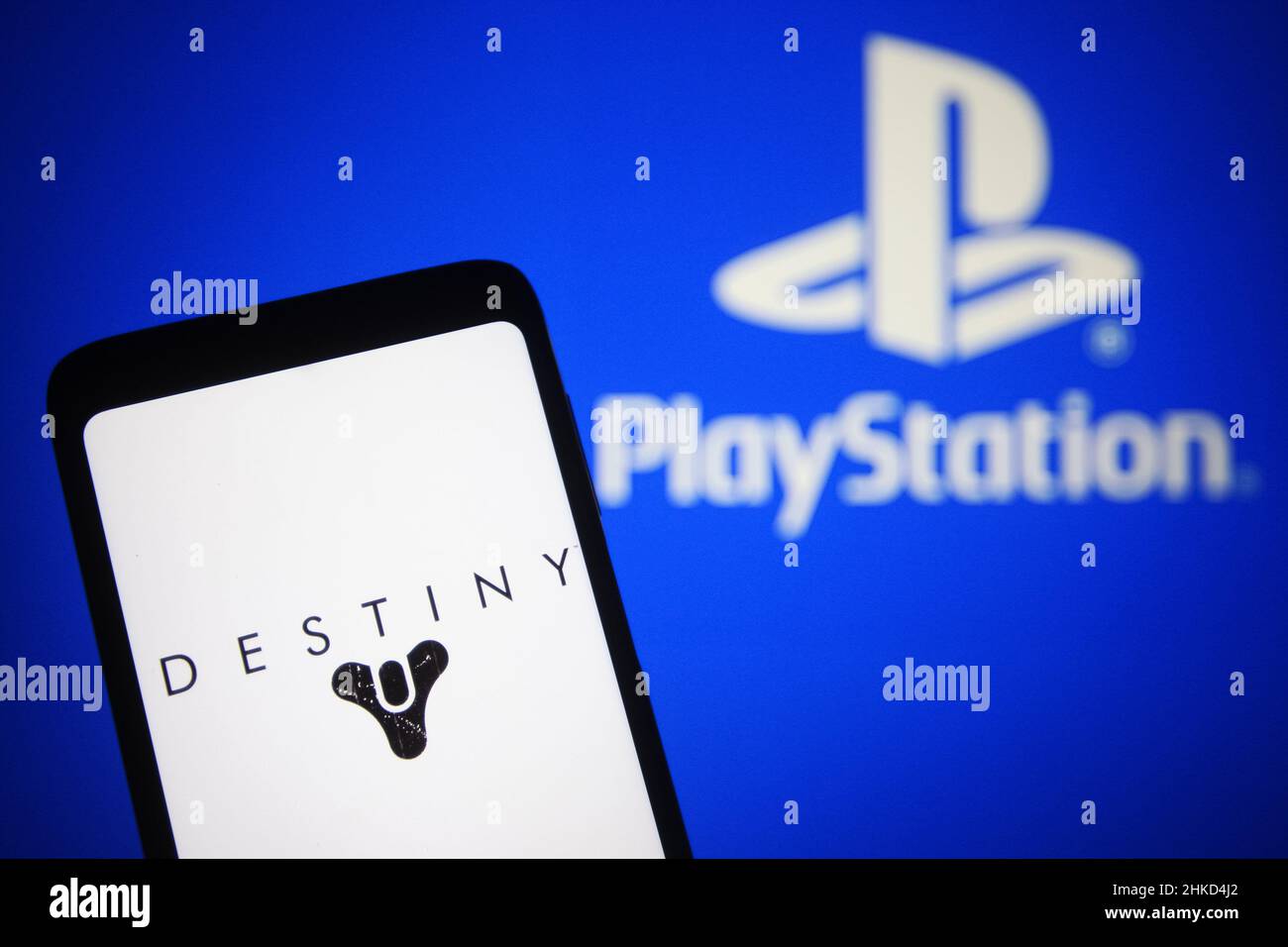 Dans cette illustration, le logo Destiny d'un jeu vidéo en ligne ..., حجم الصورة 1300x956