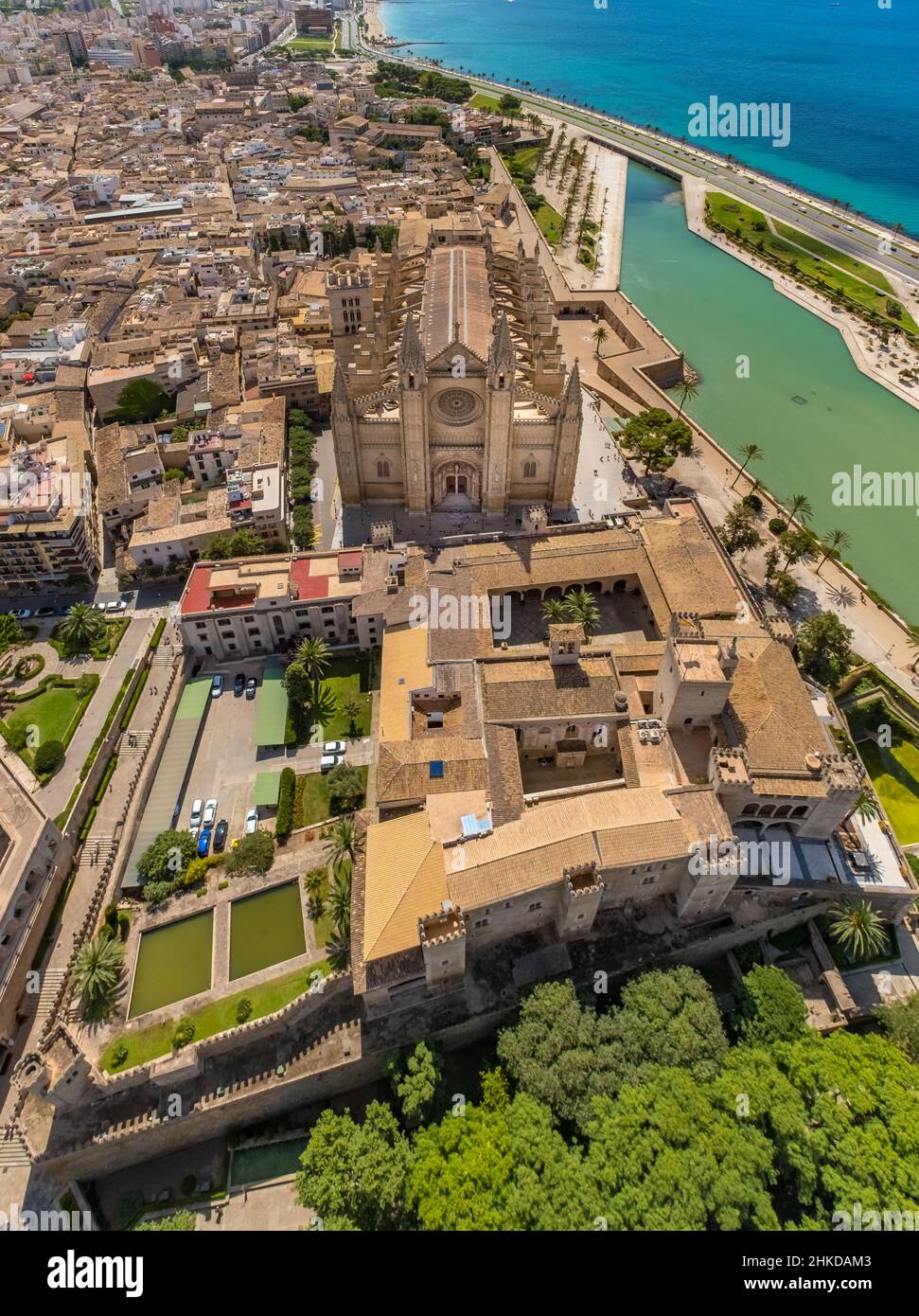 Vue aérienne, Palacio Real de la Almudaina, Palais Royal la Almudaina, Eglise Santa Iglesia Catedral de Mallorca, Cathédrale de Palma, Parc de la Mar, Palm Banque D'Images
