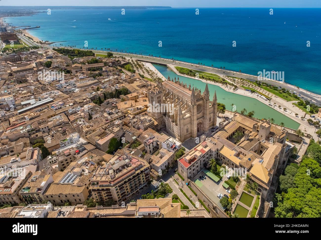 Vue aérienne, Palacio Real de la Almudaina, Palais Royal la Almudaina, Eglise Santa Iglesia Catedral de Mallorca, Cathédrale de Palma, Parc de la Mar, Palm Banque D'Images