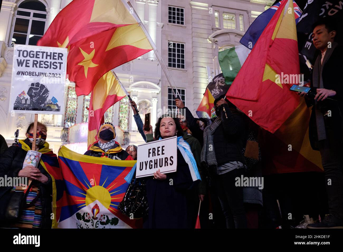 Londres, Royaume-Uni.3rd février 2022.Cérémonie d'ouverture olympique alternative par les Tibétains, les Uyghurs, les Hongkongers et les Tigraïens pour protester contre le Parti communiste chinois (PCC) et pour appeler au boycott des Jeux Olympiques de Beijing à Piccadilly Circus.Crédit: DaN Pearson crédit: Joao Daniel Pereira/Alay Live News Banque D'Images