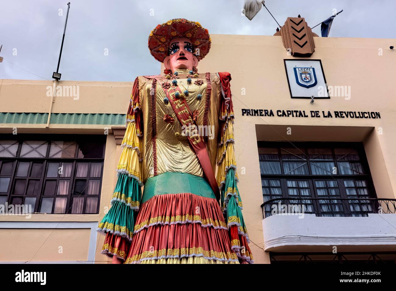 Marionnette géante la Gigantona pour le festival Purisma à León, au Nicaragua, patrimoine de l'UNESCO Banque D'Images