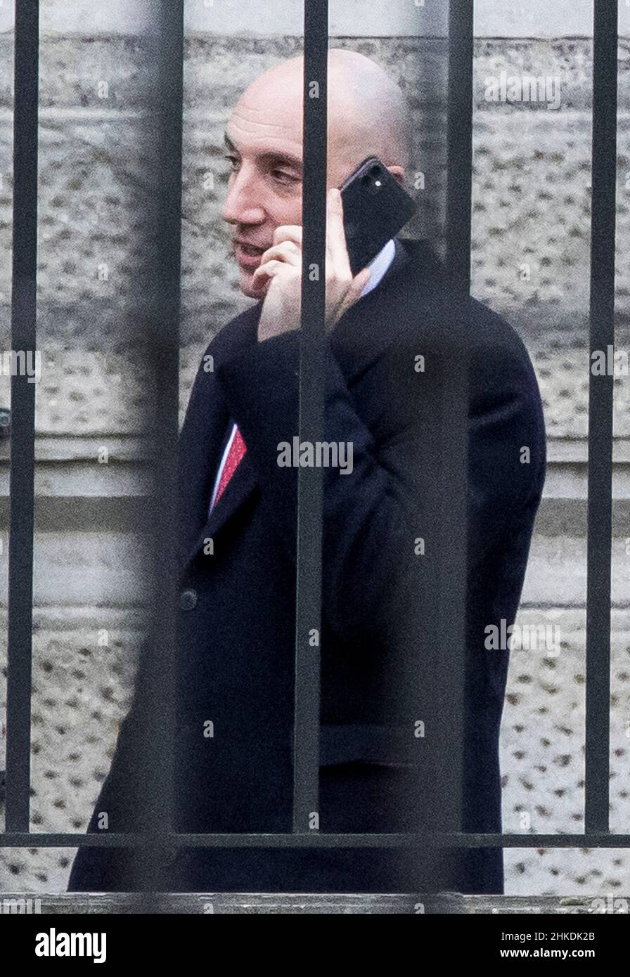 Londres, Royaume-Uni.03rd févr. 2022.DAN ROSENFIELD No 10 le chef de cabinet est vu à Downing Street.Le PM Boris Johnson a été accusé d'une série de violations des règles de verrouillage, certains députés demandant sa démission.Crédit photo: Ben Cawthra/Sipa USA **NO UK SALES** crédit: SIPA USA/Alay Live News Banque D'Images