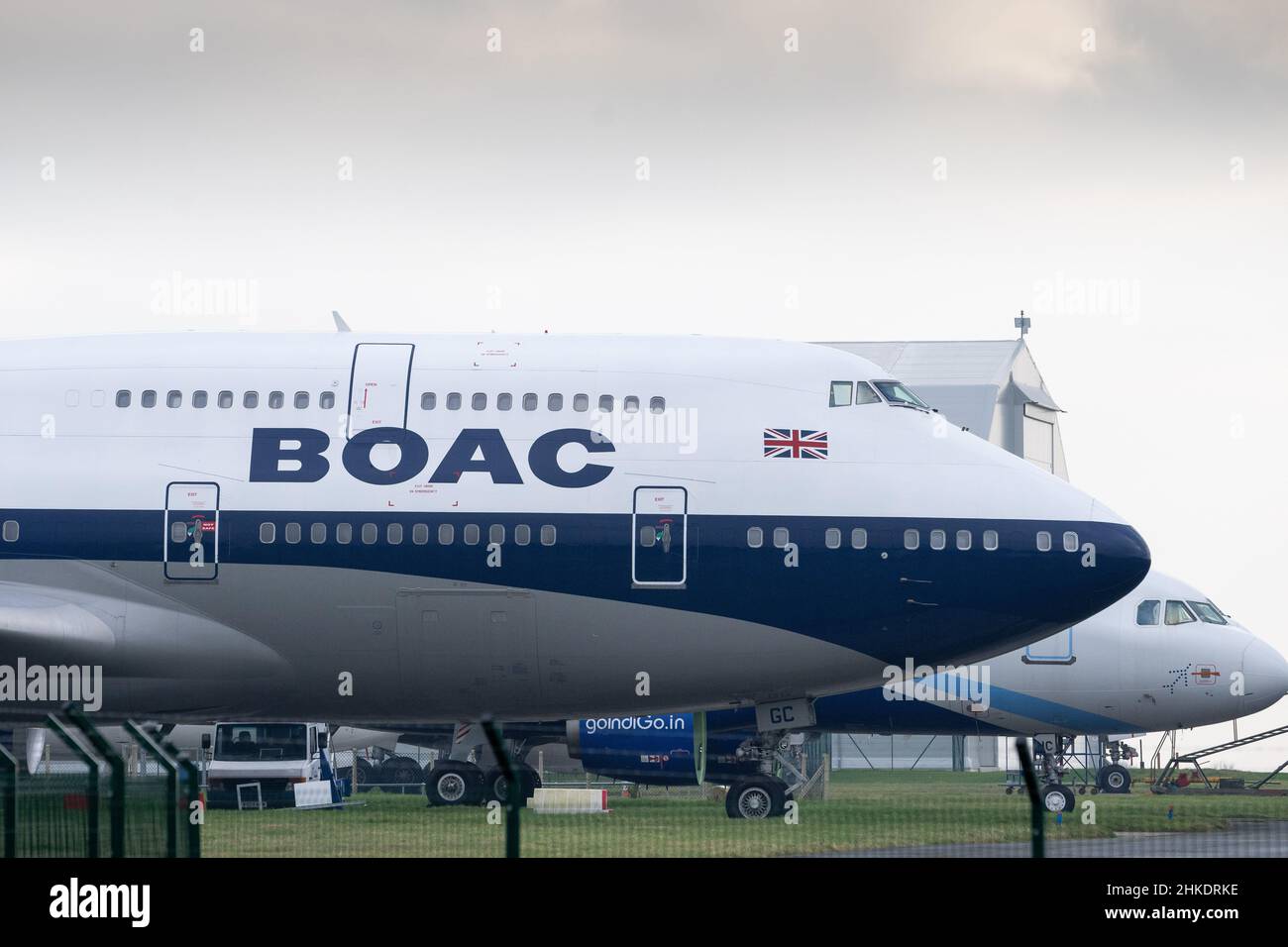 Un avion British Airways 747-400 à l'aéroport St. Athan de Llanblethian, pays de Galles, Royaume-Uni. Banque D'Images