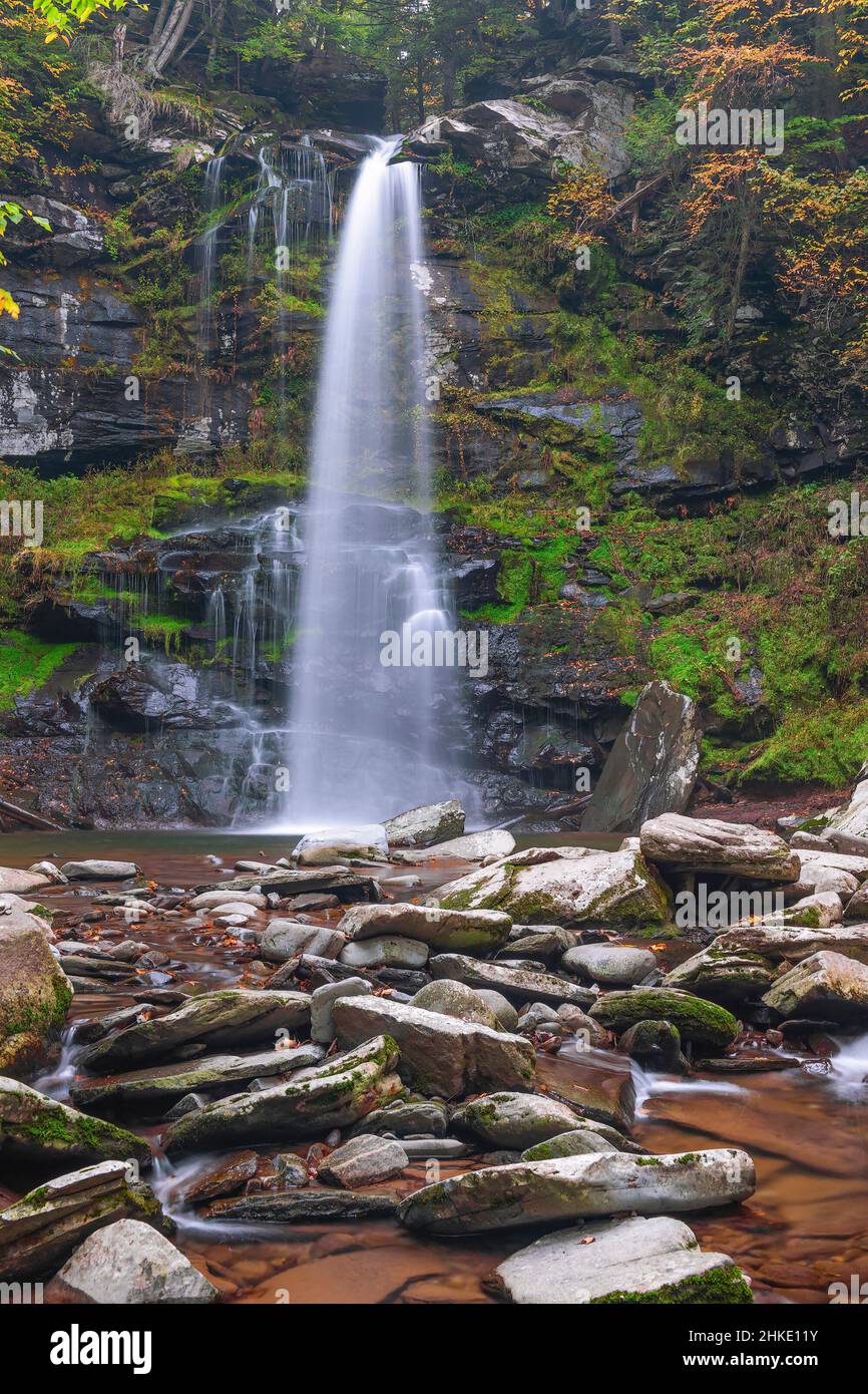 Plattekill Falls en automne.Réserve Platte Clove.Greene Comté.New York.ÉTATS-UNIS Banque D'Images Plattekill Falls en automne.Réserve Platte Clove.Greene Comté.New York.ÉTATS-UNIS Banque D'Images