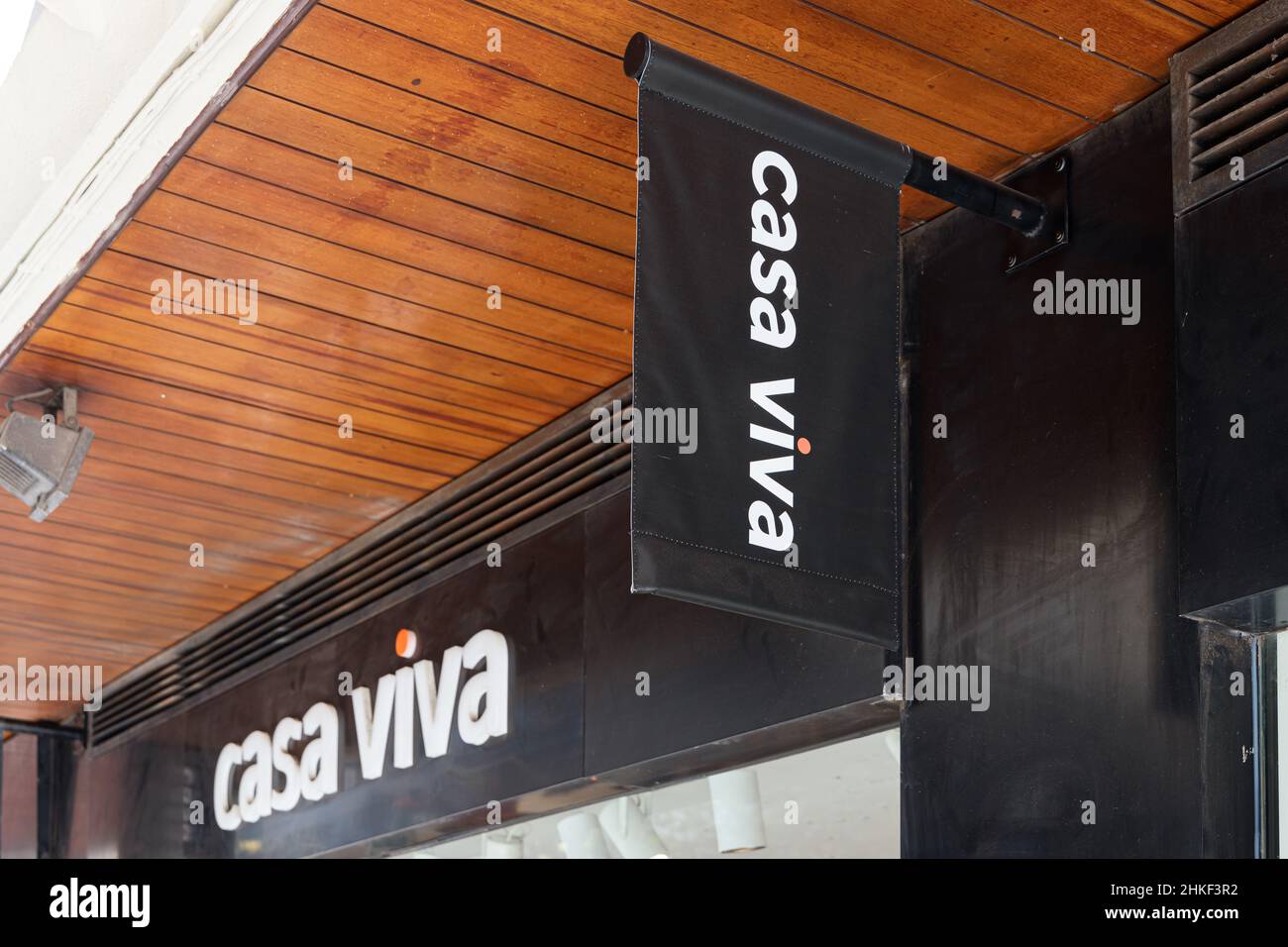 VALENCIA, ESPAGNE - 02 FÉVRIER 2022: Casa Viva est une marque espagnole de meubles et de magasins de décoration Banque D'Images