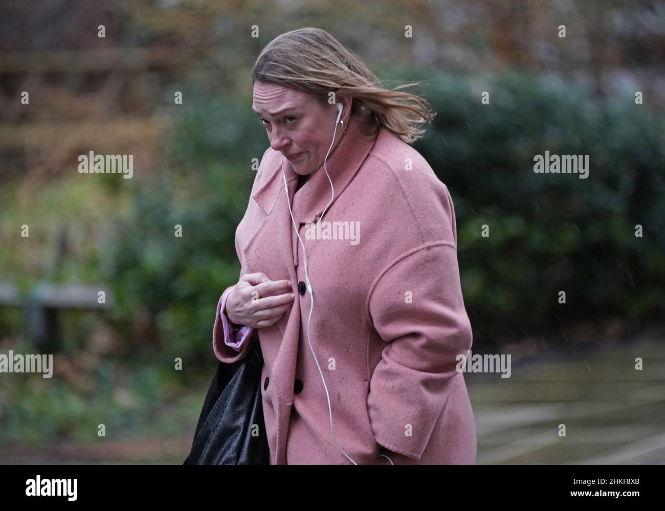 Shelley Williams-Walker, chef des opérations du premier ministre, arrivant à Downing Street, Londres.Le cercle intime du Premier ministre Boris Johnson a été secoué par une foule de démissions après que quatre collaborateurs principaux aient quitté leurs fonctions jeudi.Date de la photo : vendredi 4 février 2022.Voir PA Story POLITICS Johnson.Le crédit photo devrait se lire: Yui Mok/PA Wire Banque D'Images