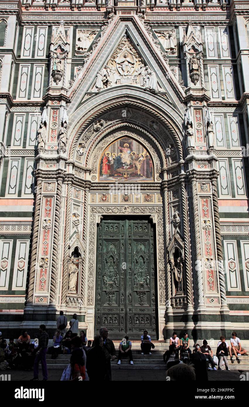 Haupteingan à la cathédrale Santa Maria del Fiore, Florence, Toscane, Italie Banque D'Images