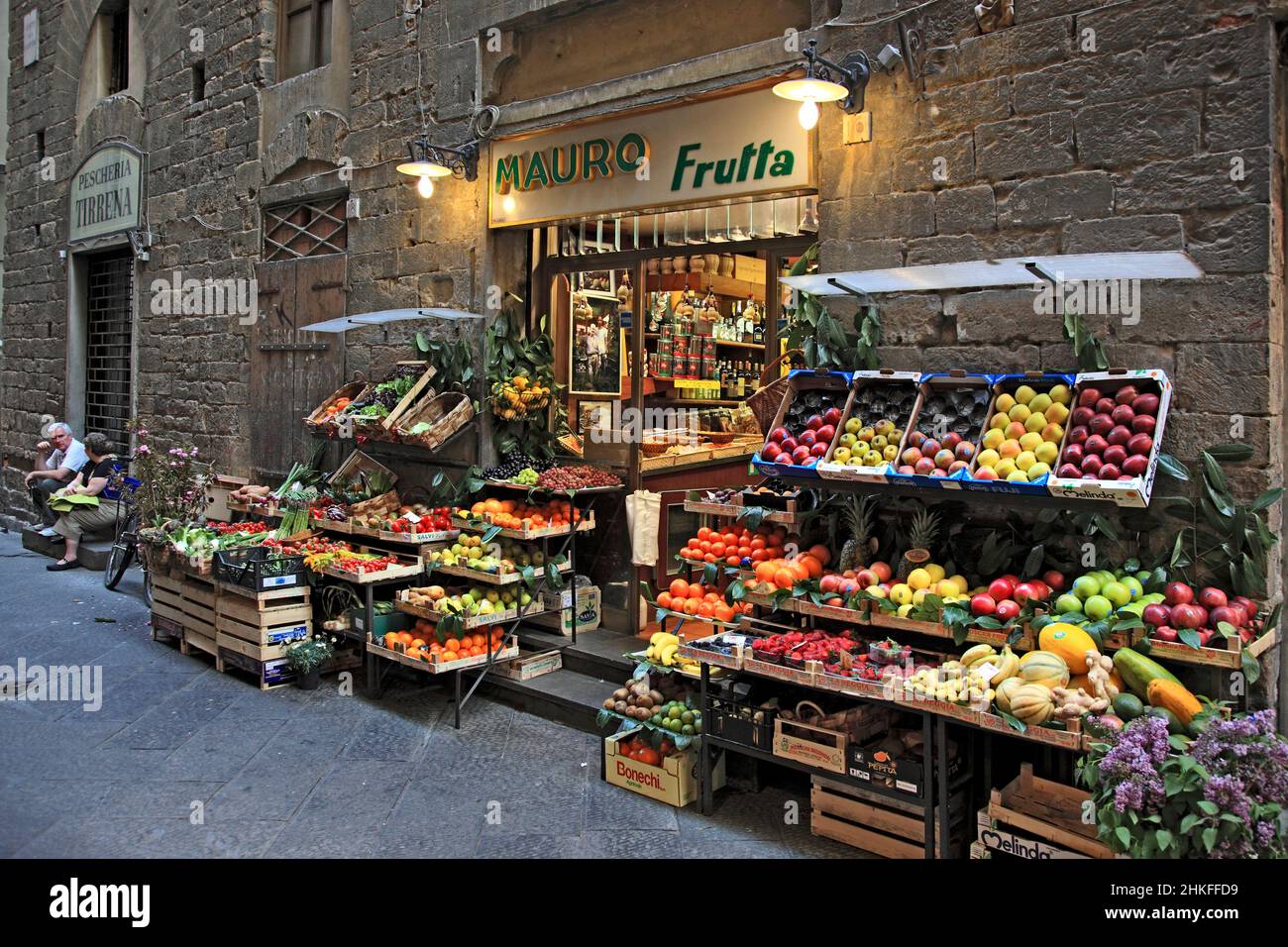 Boutique de fruits dans le centre historique de Florence, Florence, Toscane, Italie Banque D'Images