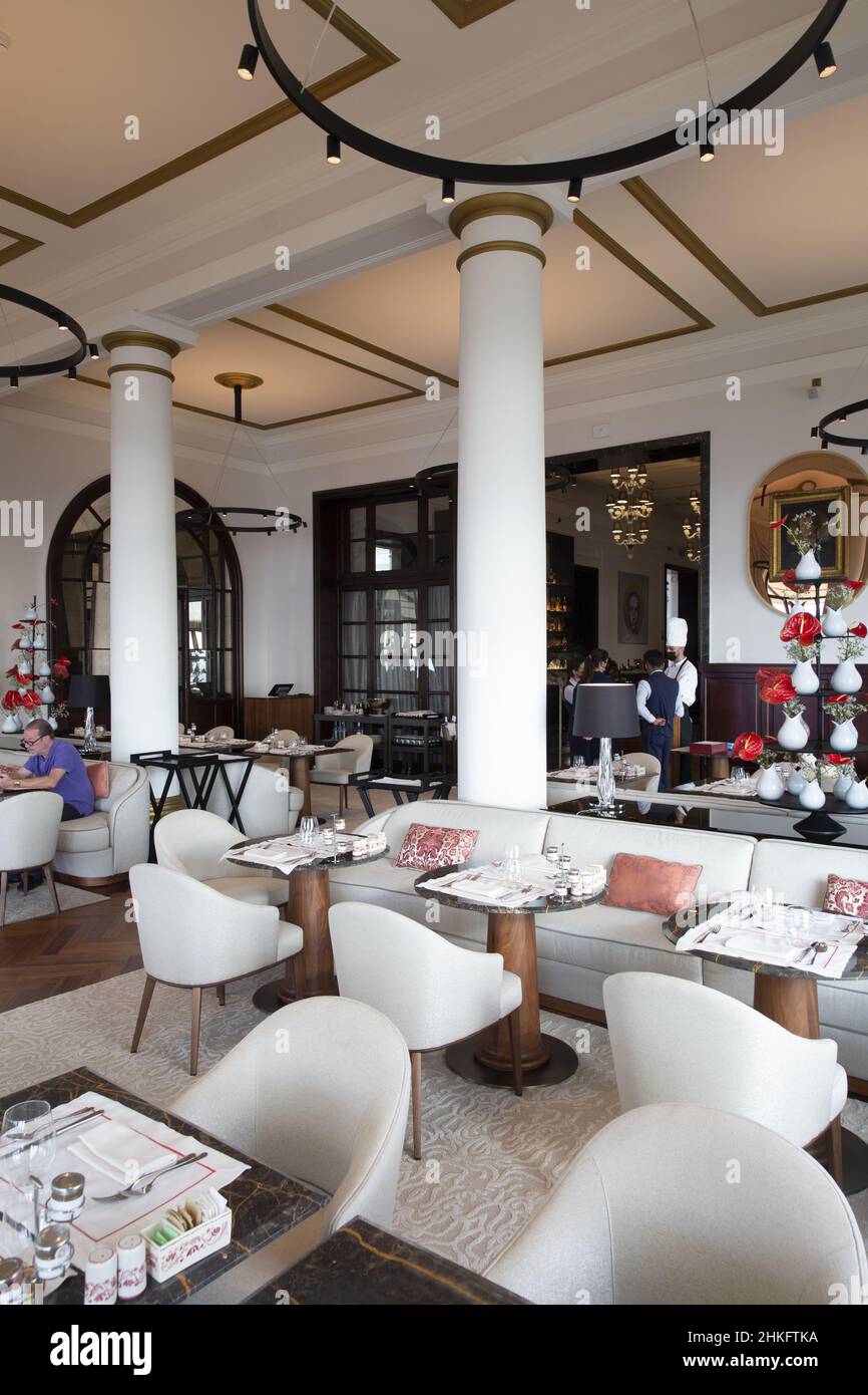 Italie, Sicile, Taormina, San Domenico Palace Hotel, chambre à colonnades du Rosso, l'un des restaurants de cet ancien couvent dominicain transformé en un hôtel légendaire appartenant au groupe four Seasons Banque D'Images