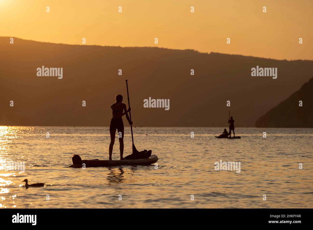 France, haute-Savoie (74), Annecy, Lac d'Annecy, paddle au coucher du soleil Banque D'Images