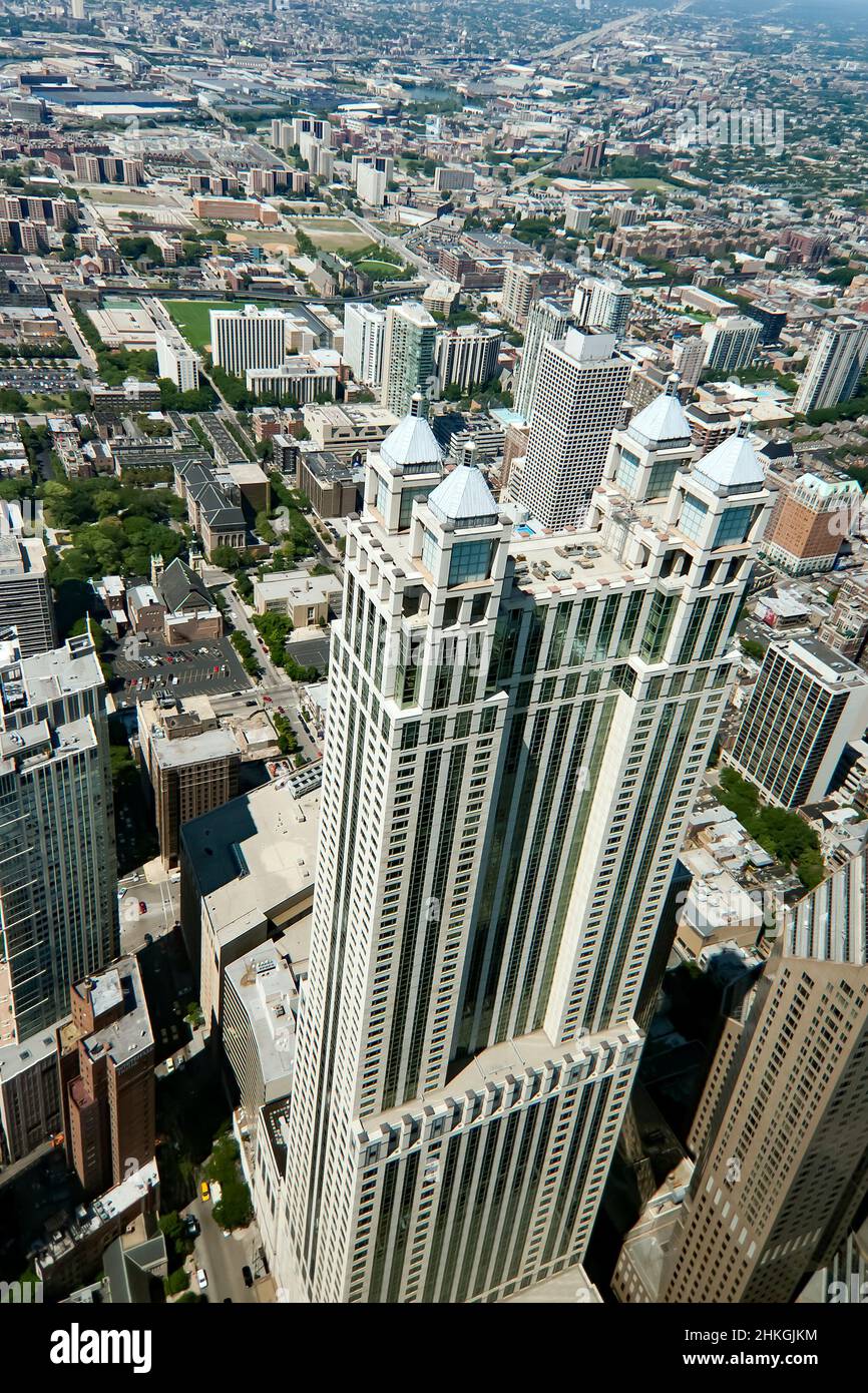 Vue aérienne sur la 900 North Michigan, depuis la terrasse d'observation du John Hancock Center, Chicago, Illinois Banque D'Images