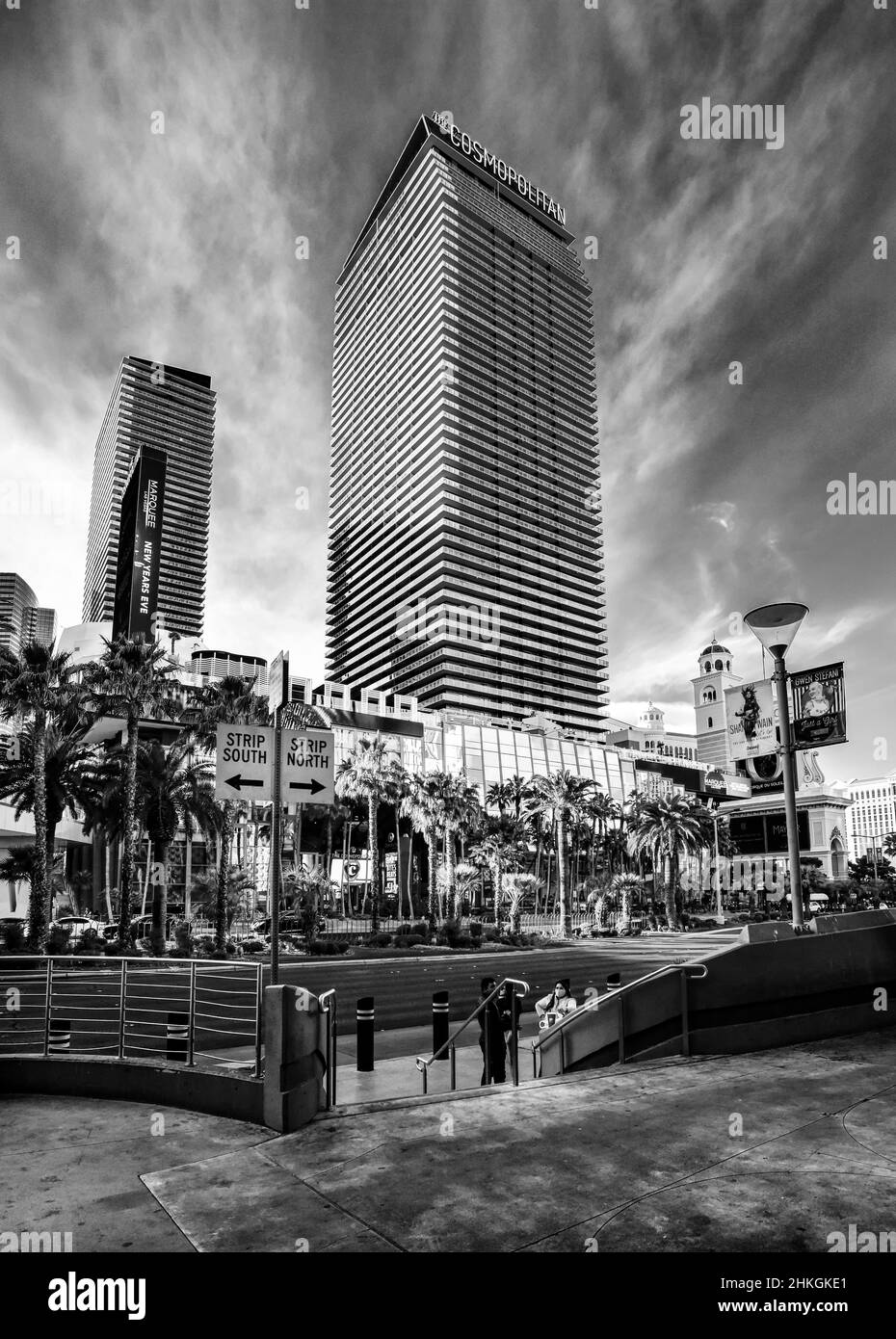 Un cliché artistique en noir et blanc du Cosmopolitan Resort and Casino sur le Strip de Las Vegas, Las Vegas, Nevada. Banque D'Images