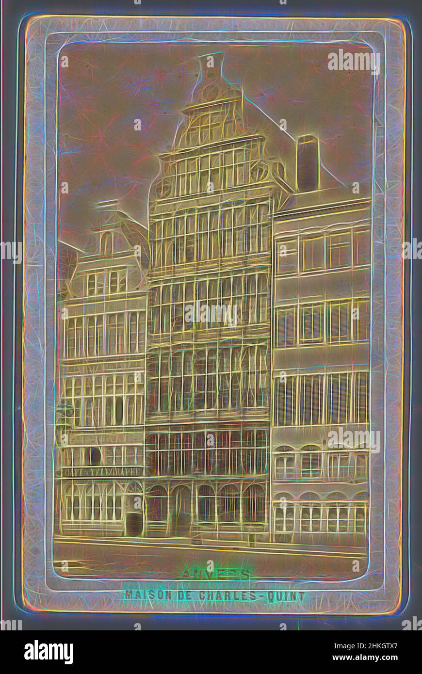 Inspiré par la maison de guilde de la guilde Saint-Georges, appelée Maison Spaengiën, Anvers, Anvers. Maison de Charles-Quint, Anvers, 1855 - 1885, papier, imprimé albumine, Hauteur 107 mm × largeur 68 mm, repensé par Artotop. L'art classique réinventé avec une touche moderne. Conception de lumière chaleureuse et gaie, de luminosité et de rayonnement de lumière. La photographie s'inspire du surréalisme et du futurisme, embrassant l'énergie dynamique de la technologie moderne, du mouvement, de la vitesse et révolutionne la culture Banque D'Images