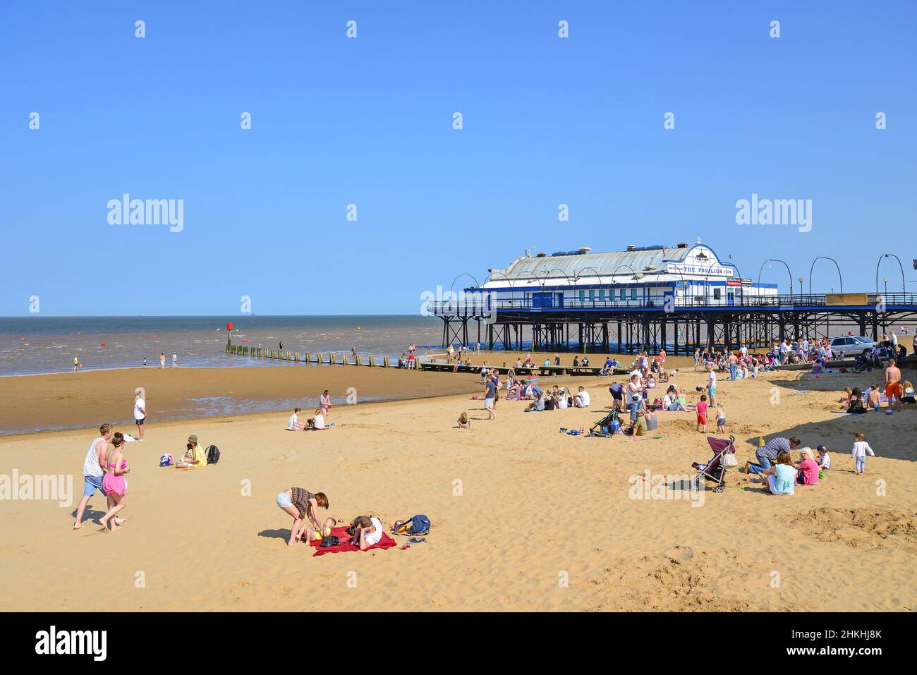 La plage et la jetée de Cleethorpes, Grimsby, Lincolnshire, Angleterre, Royaume-Uni Banque D'Images