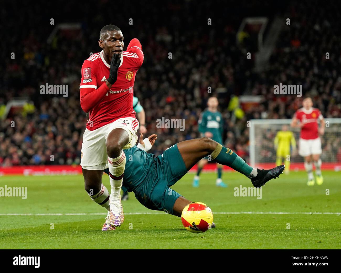 Manchester, Royaume-Uni.4th février 2022.Paul Pogba de Manchester United est descendu par Anfernee Dijksteel de Middlesbrough a obtenu une pénalité lors du match de la coupe Emirates FA à Old Trafford, Manchester.Crédit photo devrait se lire: Andrew Yates / Sportimage crédit: Sportimage / Alay Live News Banque D'Images