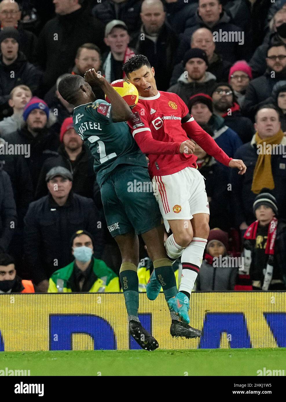 Manchester, Royaume-Uni.4th février 2022.Cristiano Ronaldo de Manchester United avec Anfernee Dijksteel de Middlesbrough lors du match de la coupe Emirates FA à Old Trafford, Manchester.Crédit photo devrait se lire: Andrew Yates / Sportimage crédit: Sportimage / Alay Live News Banque D'Images