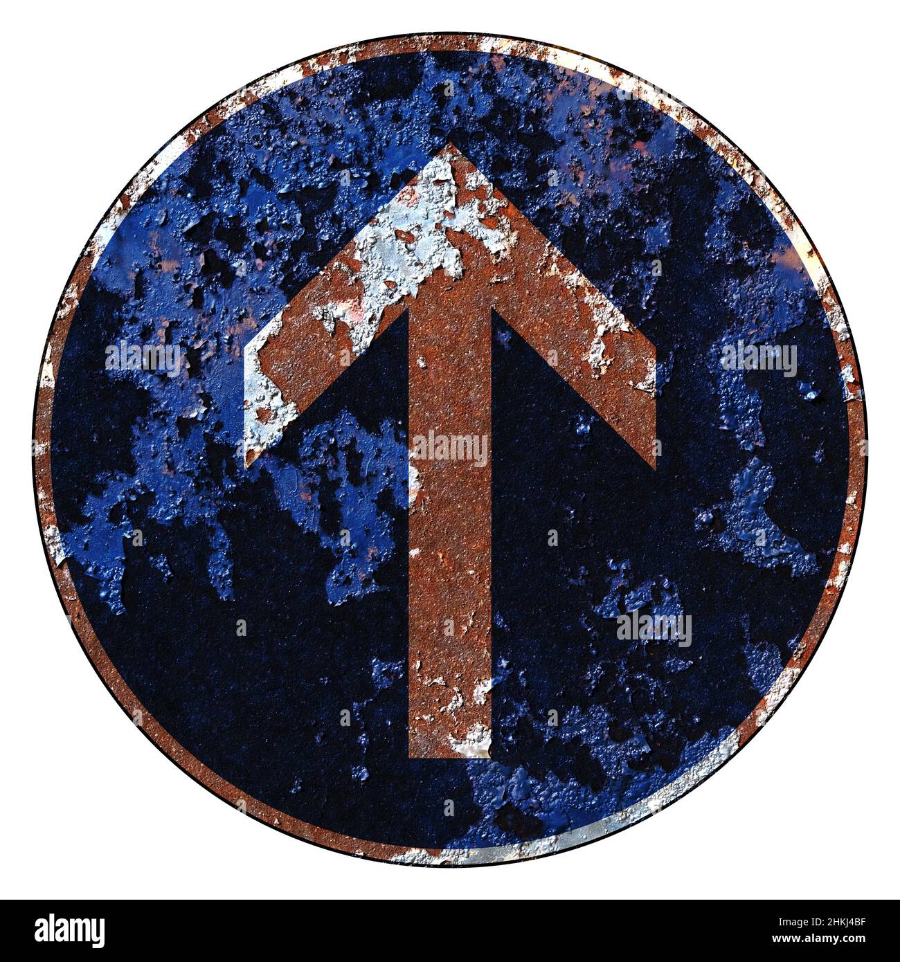 Old grunge route Europe panneau obligatoire - Continuer tout droit Banque D'Images