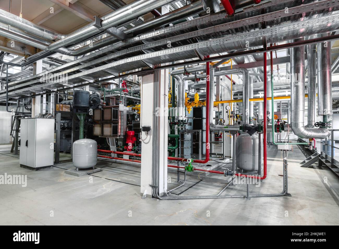 Système complexe industriel de pipelines, vannes, capteurs Banque D'Images