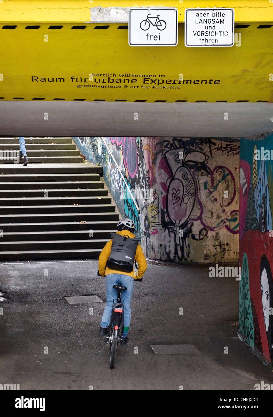 Passage souterrain avec murs de graffiti, art de rue à Kassel, rue, Allemagne, Hesse, Cassel Banque D'Images