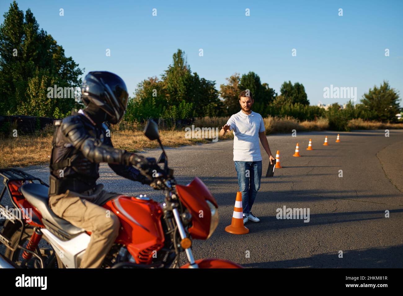 Cours de conduite sur la motordrome, école de moto Banque D'Images