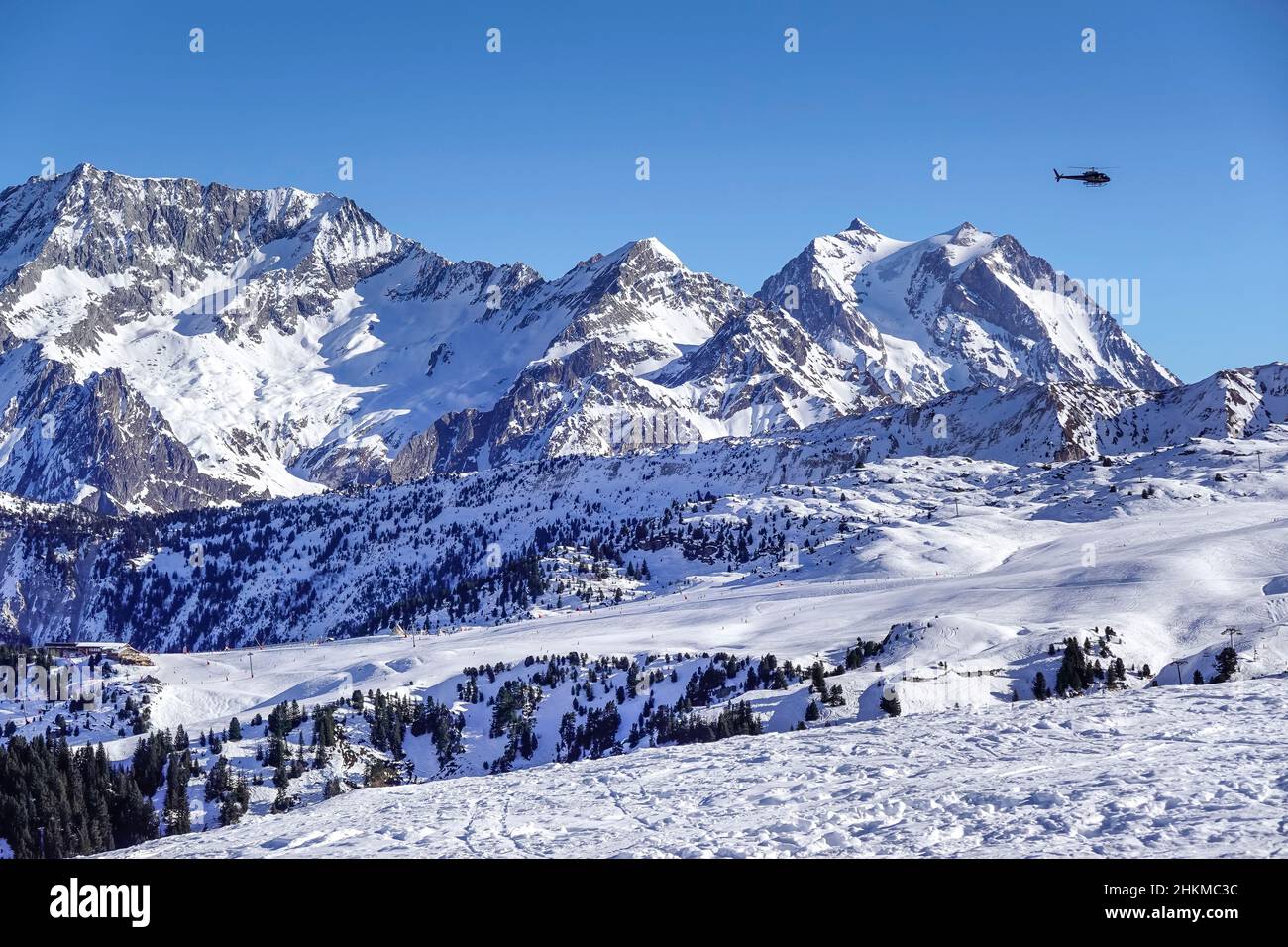 Skipiste und Bergwelt BEI Couchevel Moriond, Vallée de Courchevel, Département Savoie, Frankreich Banque D'Images