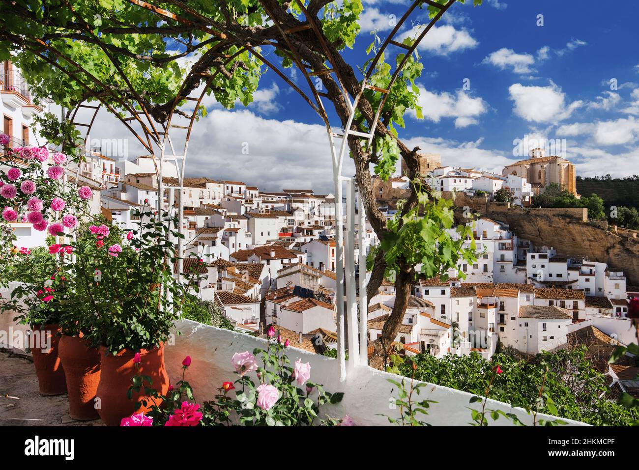 Setenil de las Bodegas village, un des beaux villages blancs (Pueblos Blancos) d'Andalousie, Espagne Banque D'Images