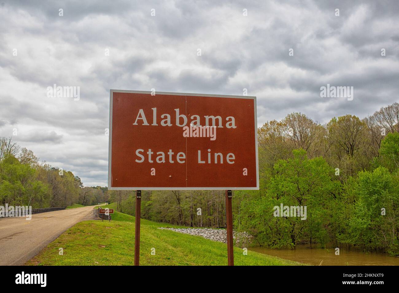 Signe de l'état de l'Alabama près de la ligne de stateline Mississippi, États-Unis Banque D'Images
