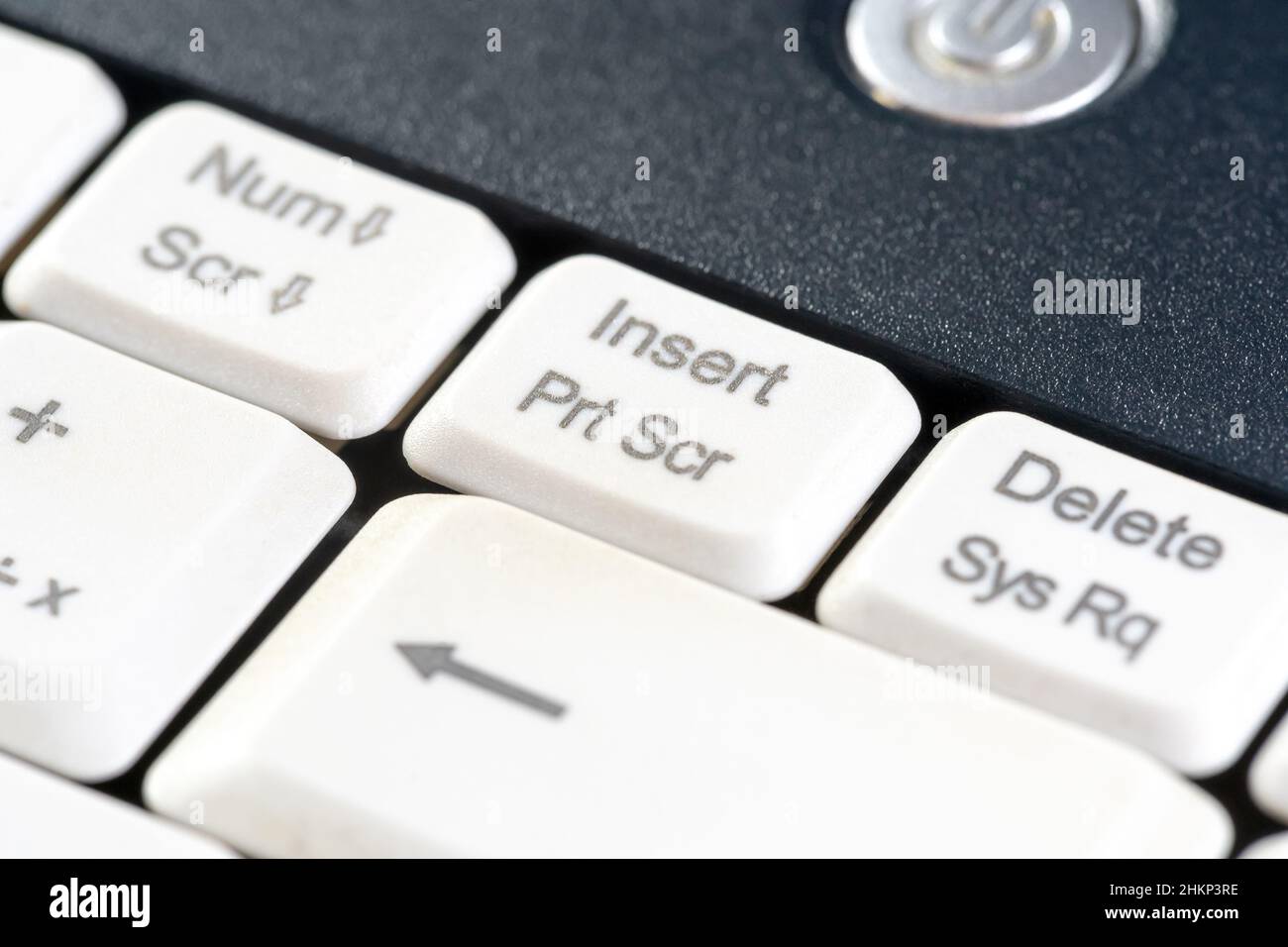 Touche PrintScreen, bouton d'impression d'écran, touche de capture d'écran  sur le clavier d'un ordinateur portable, macro d'objet très gros plan  faisant un screenshtitting screencap Photo Stock - Alamy