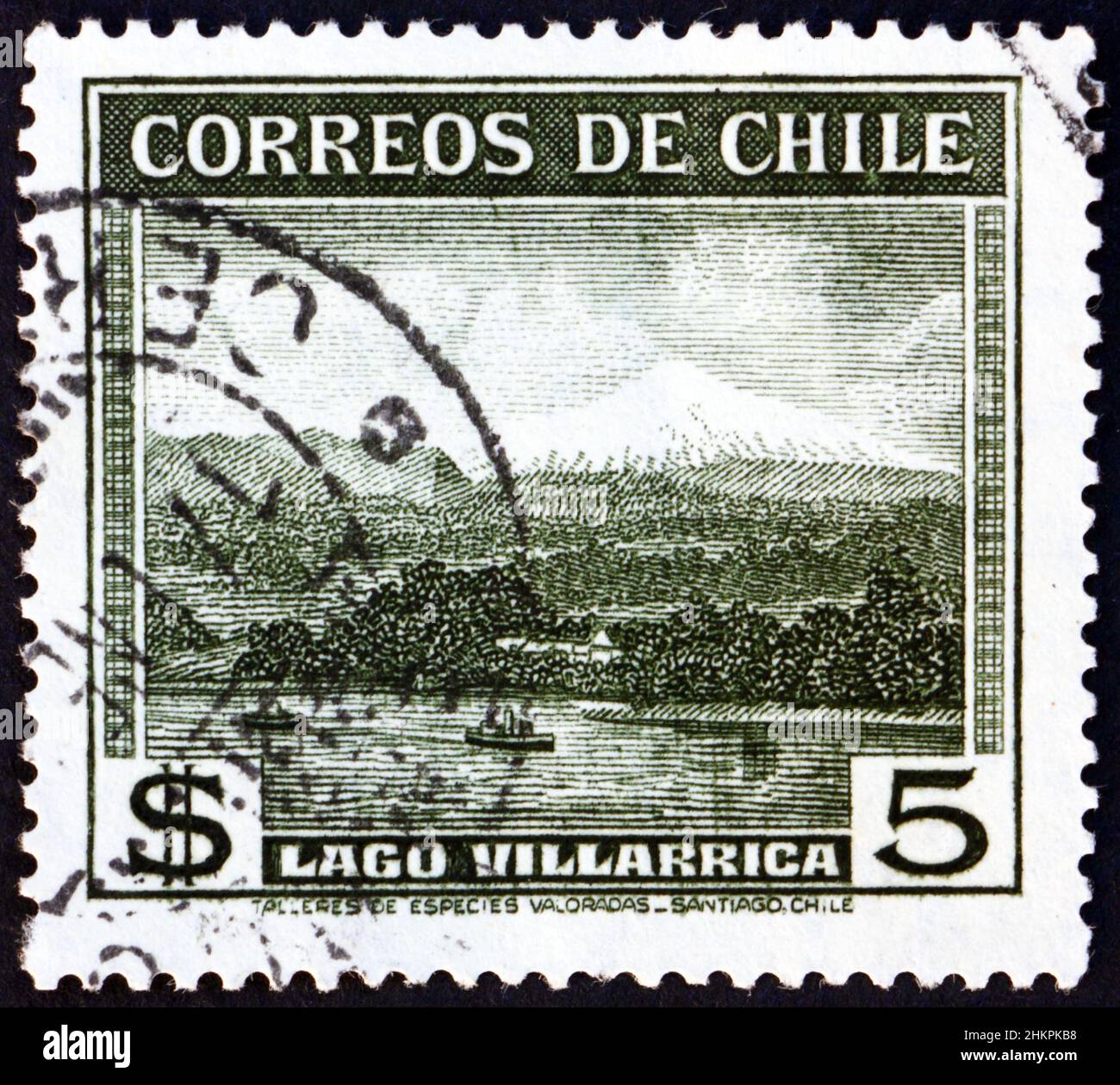 CHILI - VERS 1938 : un timbre imprimé au Chili montre le lac Villarrica, au Chili, vers 1938 Banque D'Images