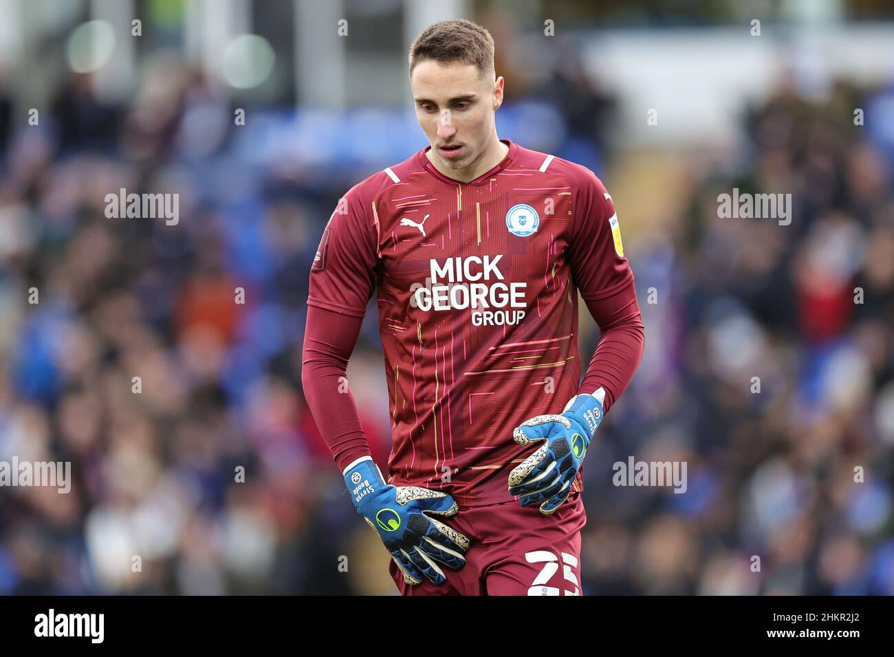 PETERBOROUGH, ROYAUME-UNI.FÉV 5TH.Steven Benda de Peterborough United lors du match de la quatrième ronde de la coupe Emirates FA Cup entre Peterborough United et les Queens Park Rangers au Weston Homes Stadium, Peterborough, le samedi 5th février 2022.(Crédit : James HolyOak | MI News) crédit : MI News & Sport /Alay Live News Banque D'Images