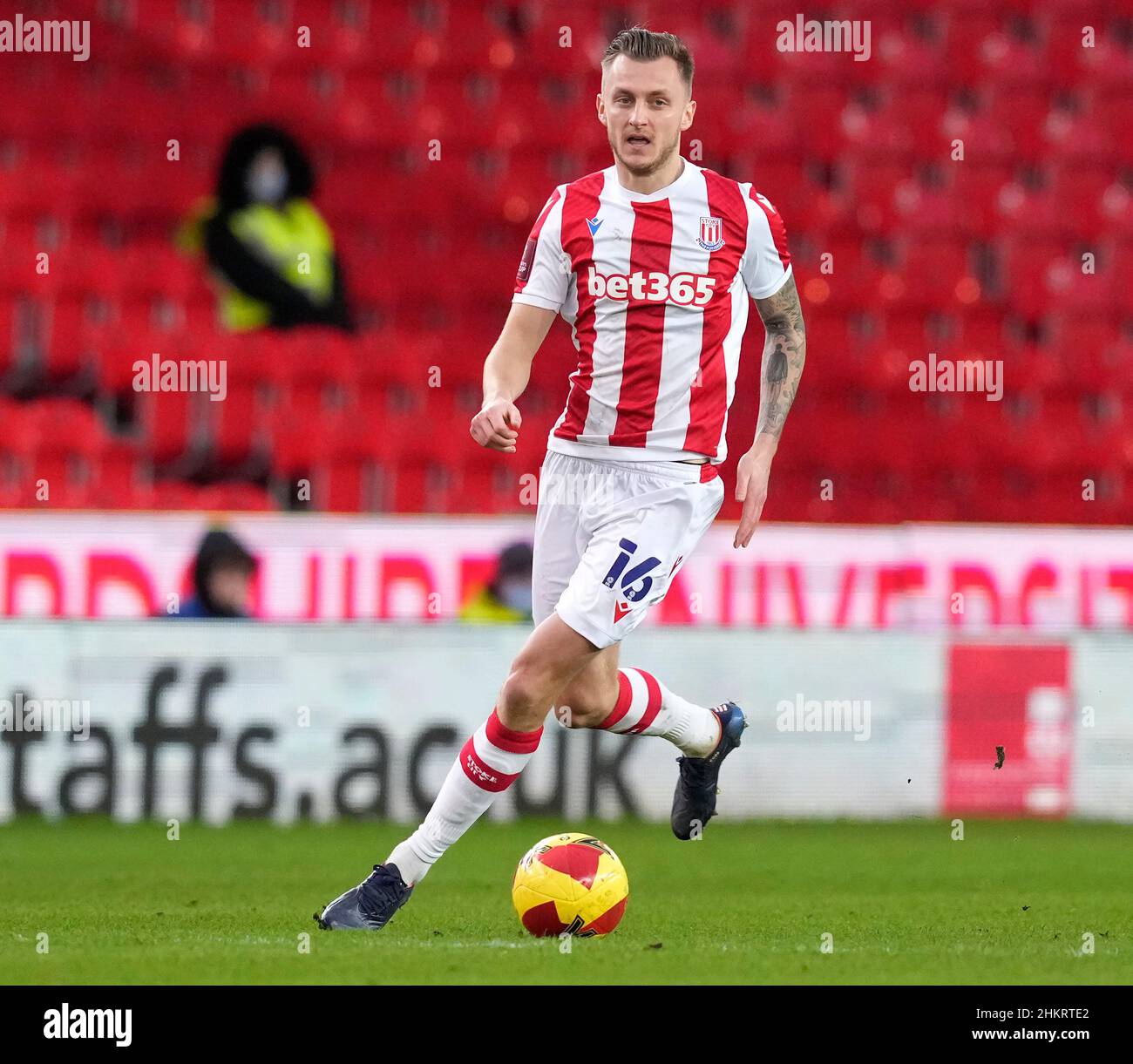 Stoke, Angleterre, le 5th février 2022.Ben Wilmot de Stoke City pendant le match de la coupe Emirates FA au stade Bet365, Stoke.Le crédit photo devrait se lire: Andrew Yates / Sportimage Banque D'Images