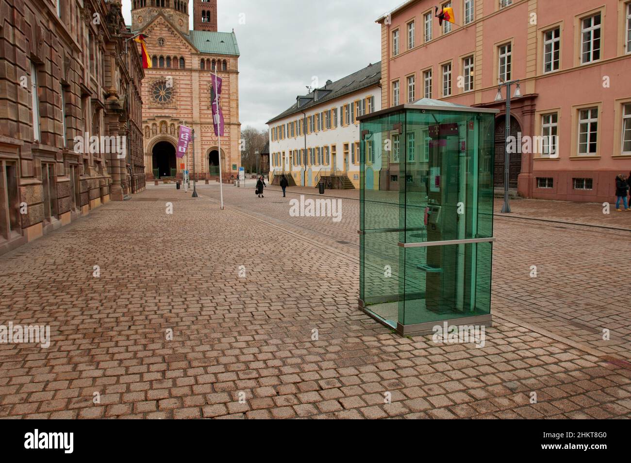 Une cabine téléphonique moderne à Speyer (Allemagne) Banque D'Images