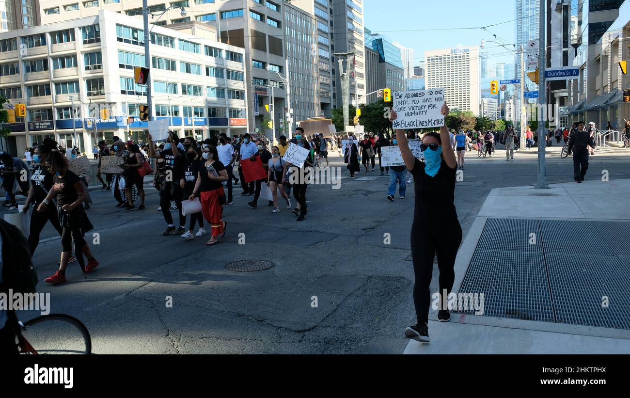 Rassemblement de protestation pacifique plaidant pour Black Lives Matter et la justice sociale Banque D'Images